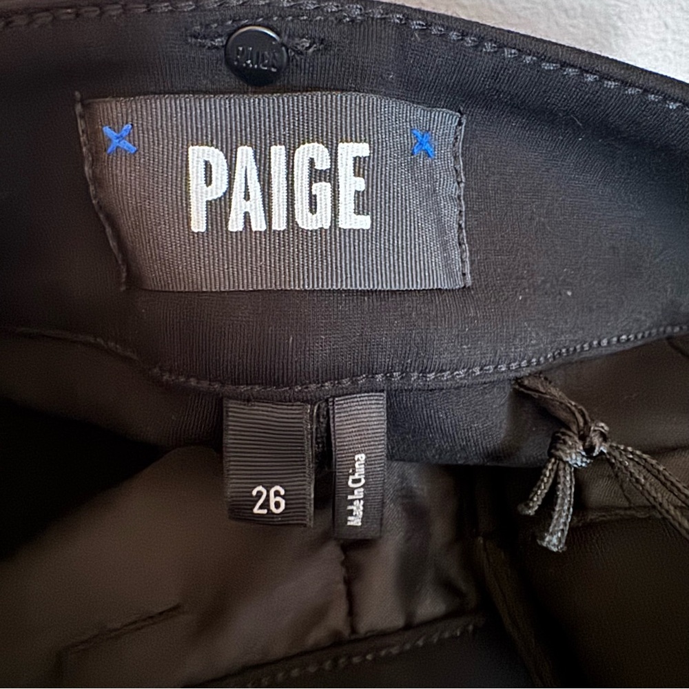 NWT•PAIGE•Naomi Seaming Detail Mid Rise Straight Leg Jeans•Black•Women’s•Sz 26 - Picture 7 of 7